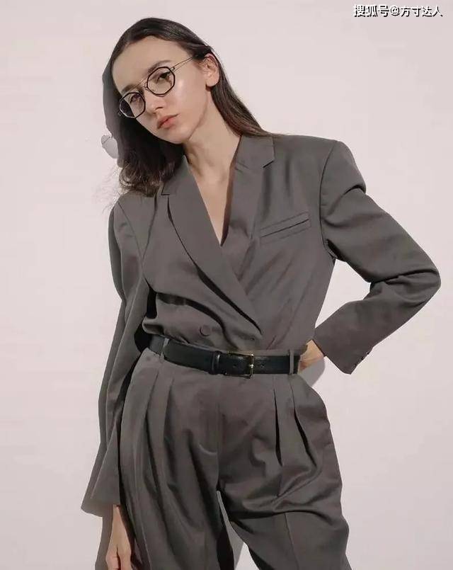 上衣 西裤可以说是时髦宝藏单品，拉腿藏肉百搭样样行。