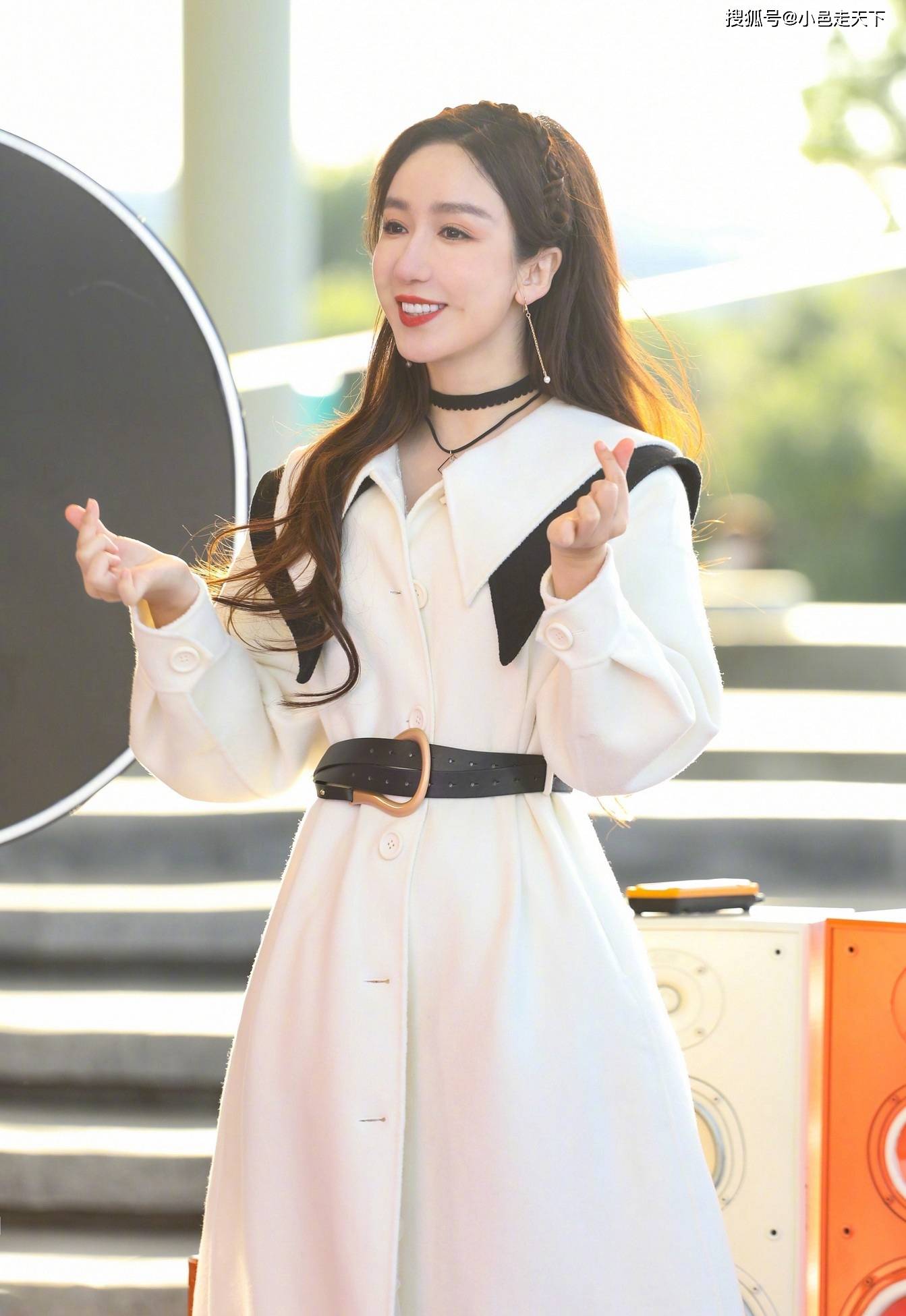 娄艺潇 娄艺潇白色毛大衣活动照合集