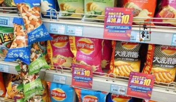 食品|孩子爱不释手的5种零食，看着干净，其实很“脏”，爱吃也别买！