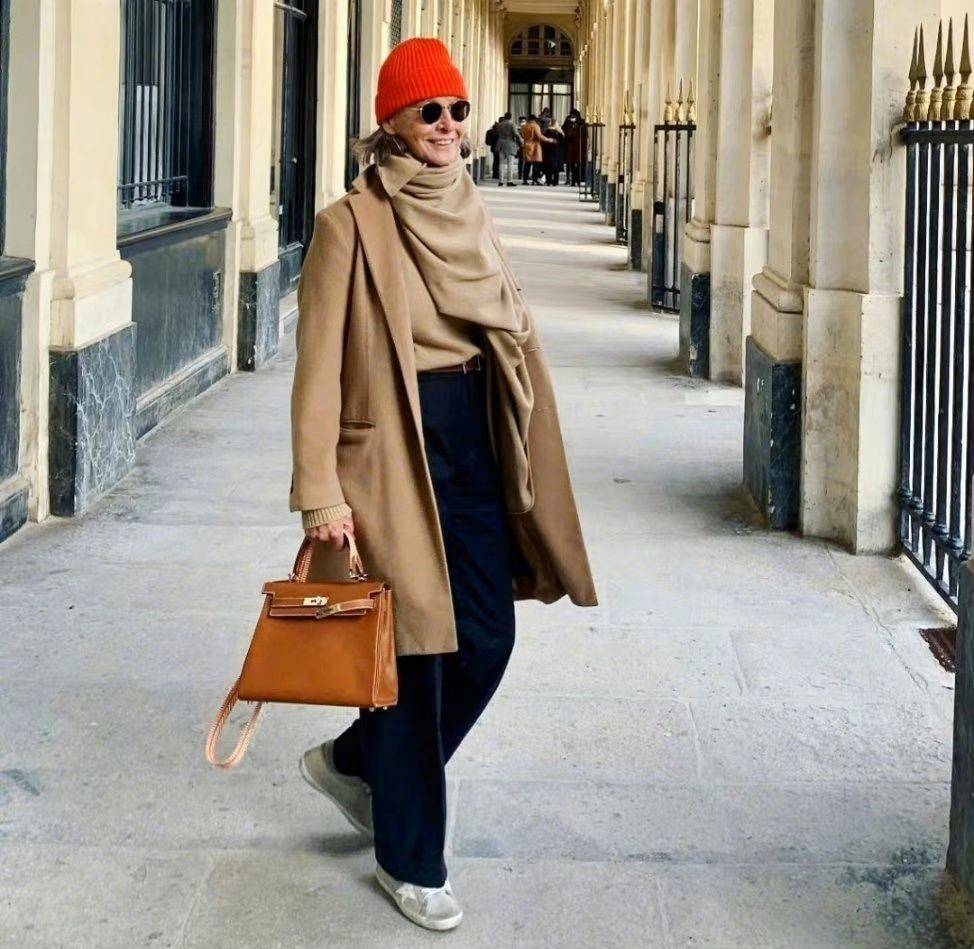 配饰 冬季精致女人，离不开这种配饰，这样搭配每一种造型都经典