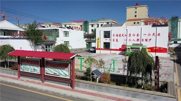 乌兰县:茶卡镇巴音河村大变样