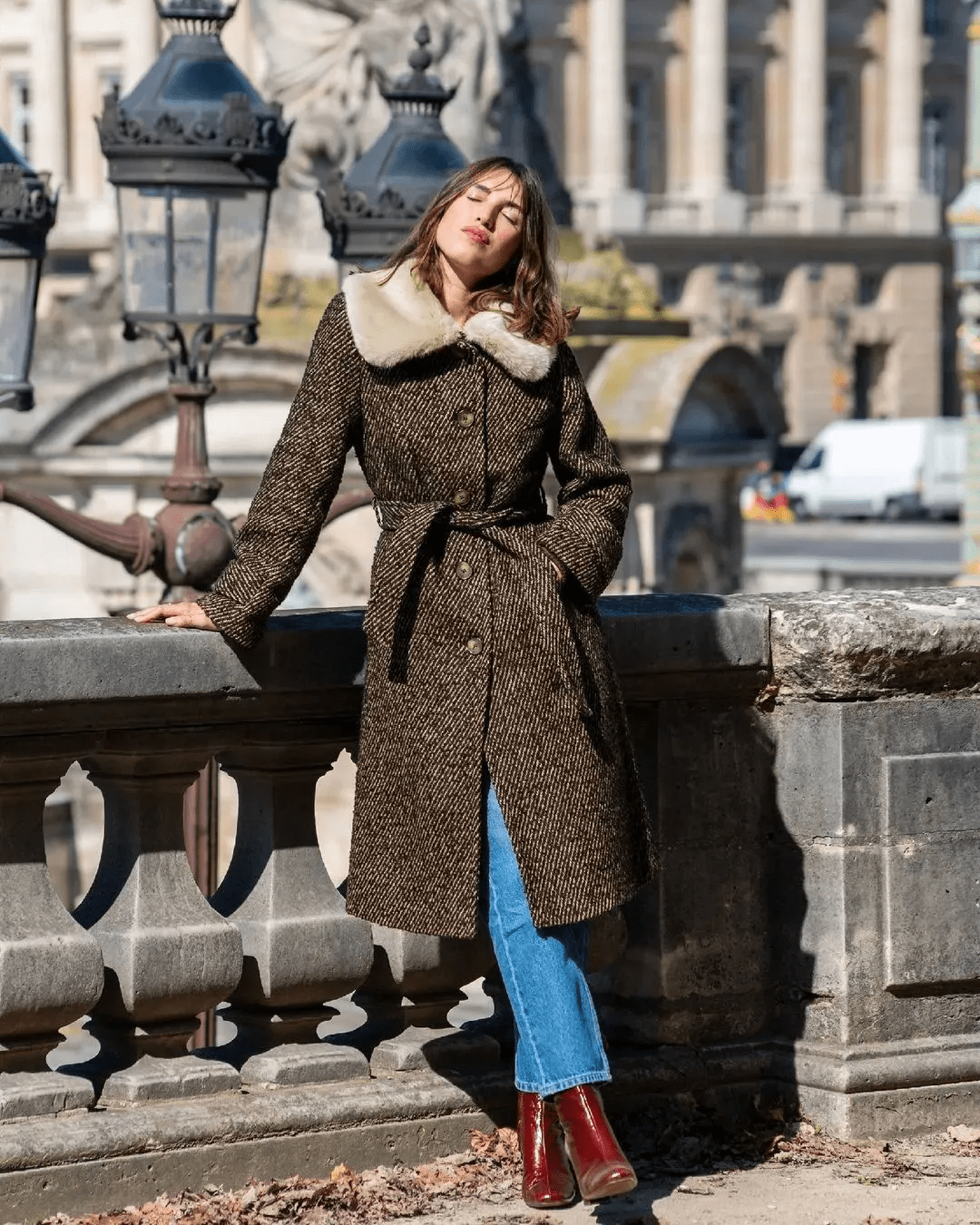 脚踝 马丁靴失宠了，今年流行九分裤+法式短靴，配羽绒服、大衣都气质