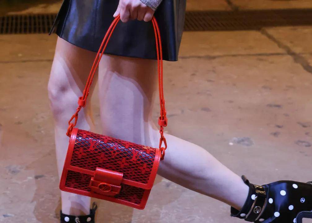 Vuitton 路易威登运1200盏华灯来上海办舞会,章子怡刘嘉玲舒淇全来了!