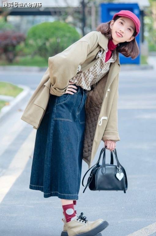 短袜 今年流行这几款半身裙,优雅温柔又百搭,照着穿准没错