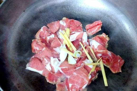 如何把肉切得很薄 7541f01675484b27b1f0379b9f04e5d9.jpeg