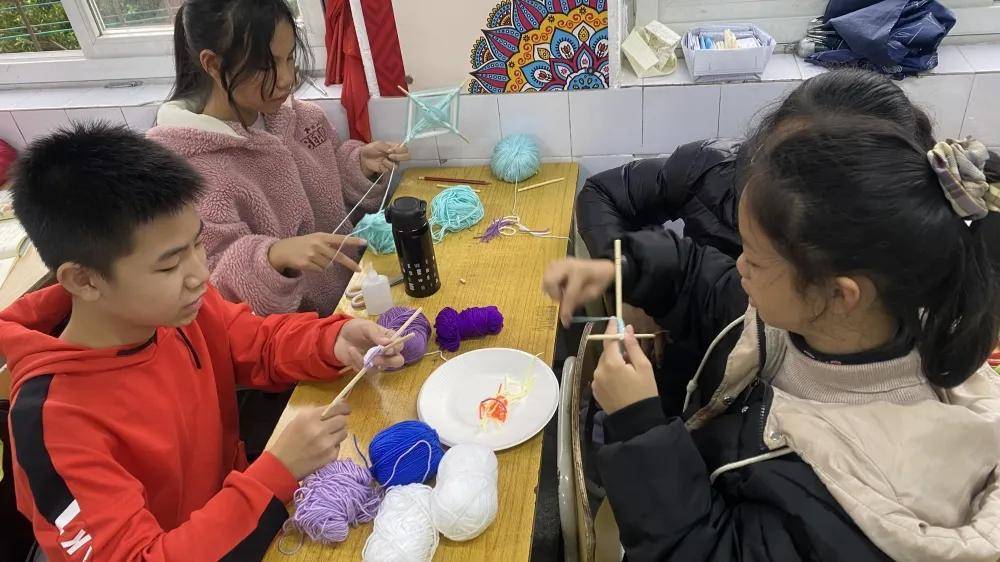 桂林市回民小学开展"最炫编织风"劳动实践活动