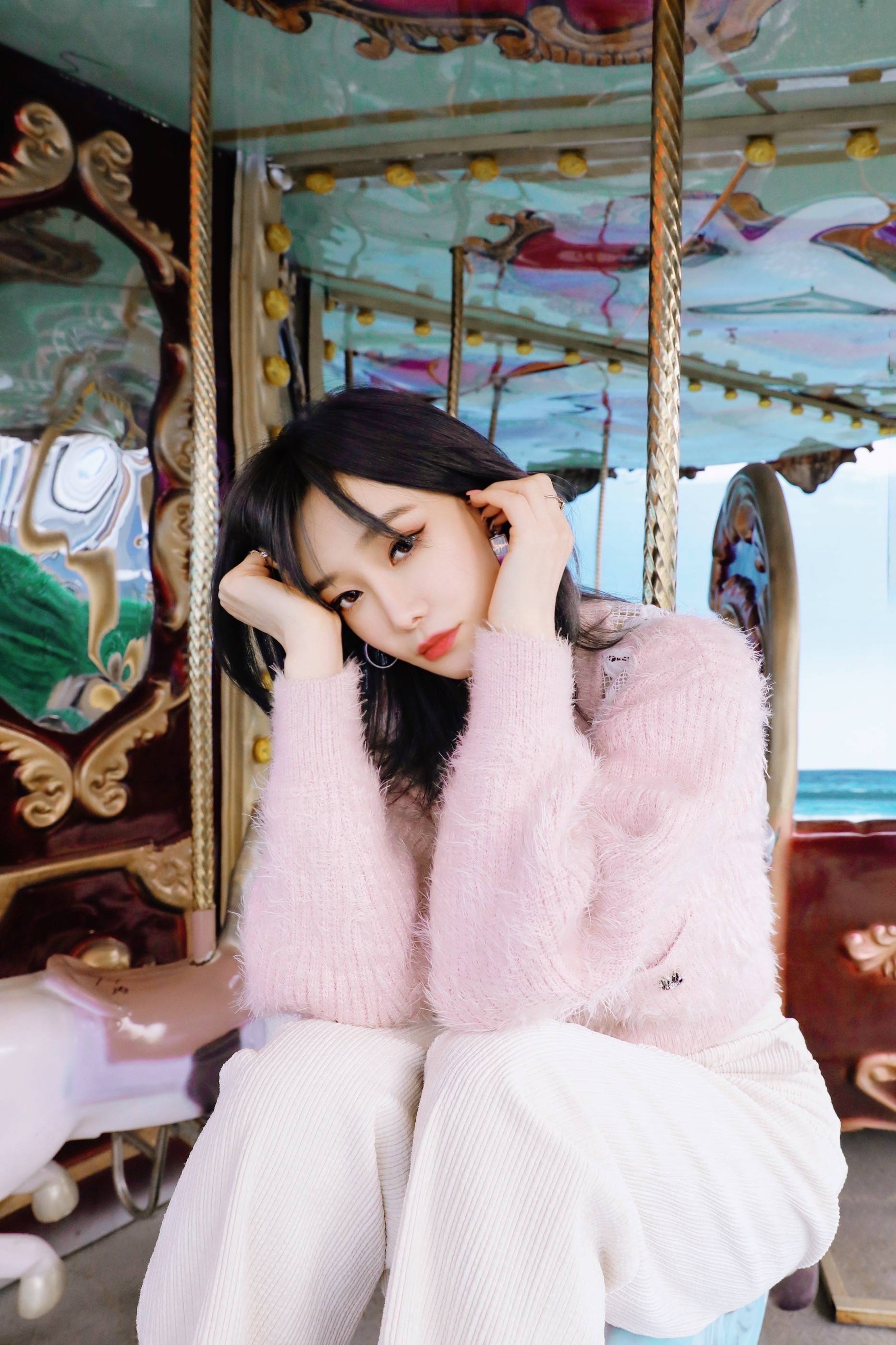 林西娅游乐园写真上线 俏皮灵动尽显温柔气质_童心