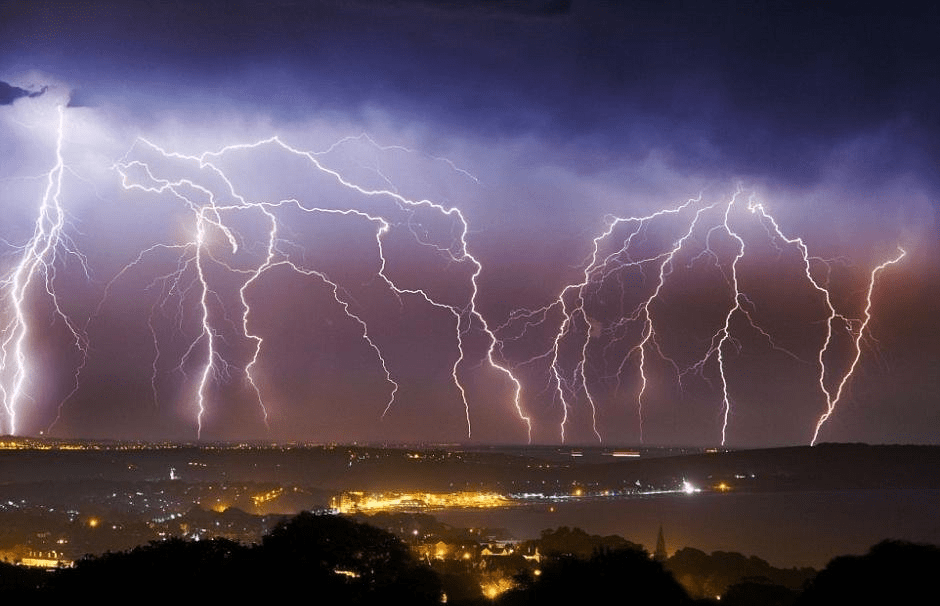 人们常说"五雷轰顶","天打五雷轰",五雷指的是哪五雷?