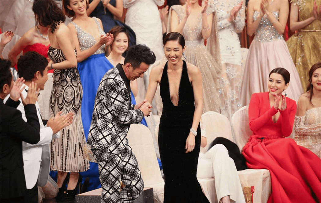 黄朗维|《梅艳芳》过气了？半月票房仅8000万，比它差了3个亿