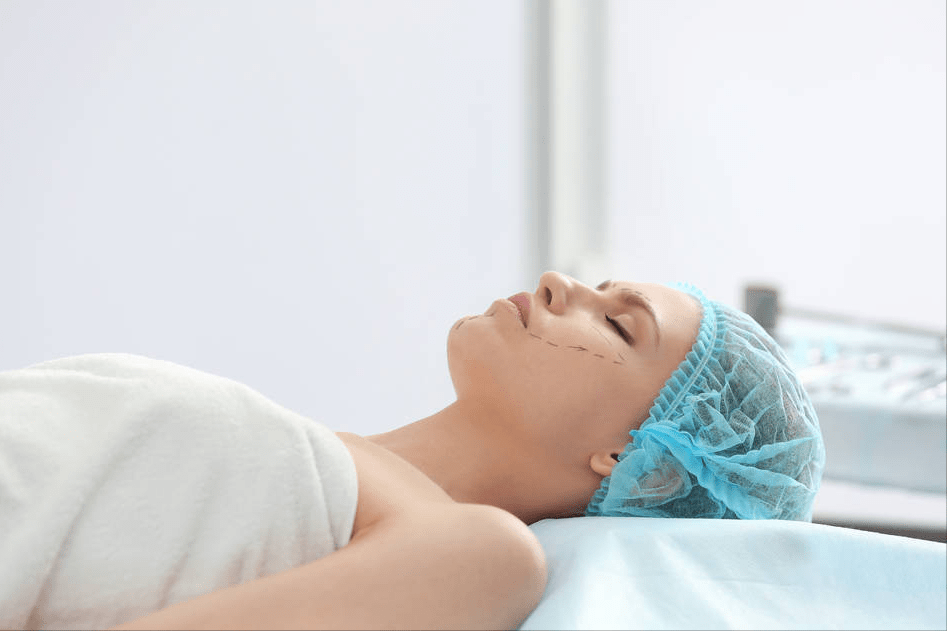 美容|女孩整容反变丑，整容的风险有多大？医生：最严重的是这种后遗症