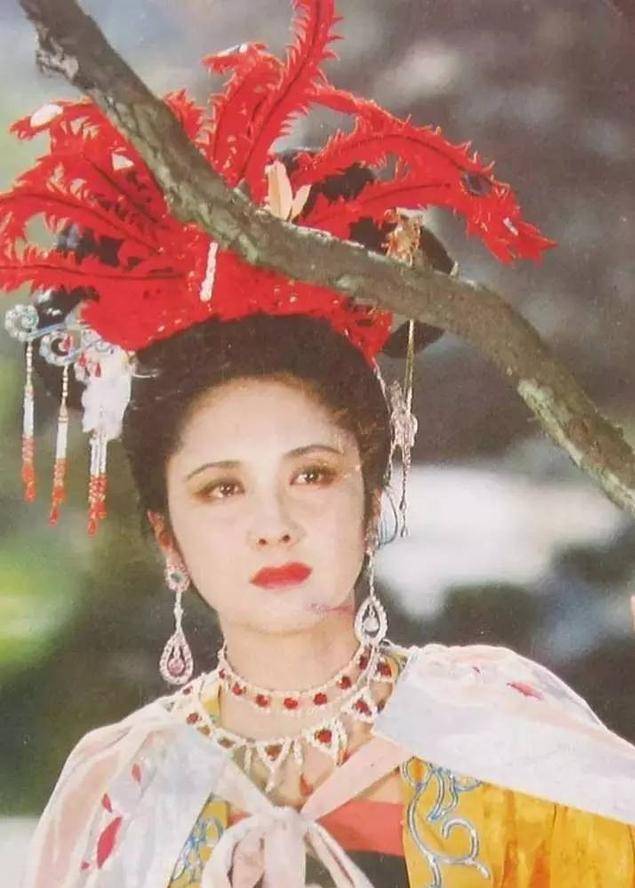 扮演者|她是最美“女儿国国王”,暗恋唐僧却争不过陈丽华,今与老公丁克