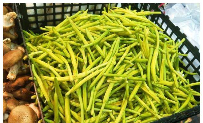 黄花菜是花又是菜 可不能随便吃 教你正确吃法 营养美味 美食做法 大广生活网