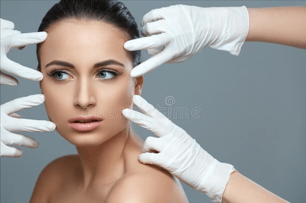 美容|女孩整容反变丑，整容的风险有多大？医生：最严重的是这种后遗症