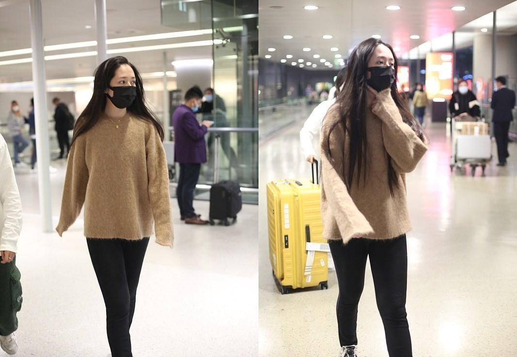 服装 郭碧婷没有阔太架子，素颜就出门了，穿搭也很随意舒服的
