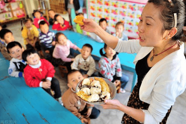 食堂|每年10万费用的幼儿园，被员工实名举报，相关部门已介入调查