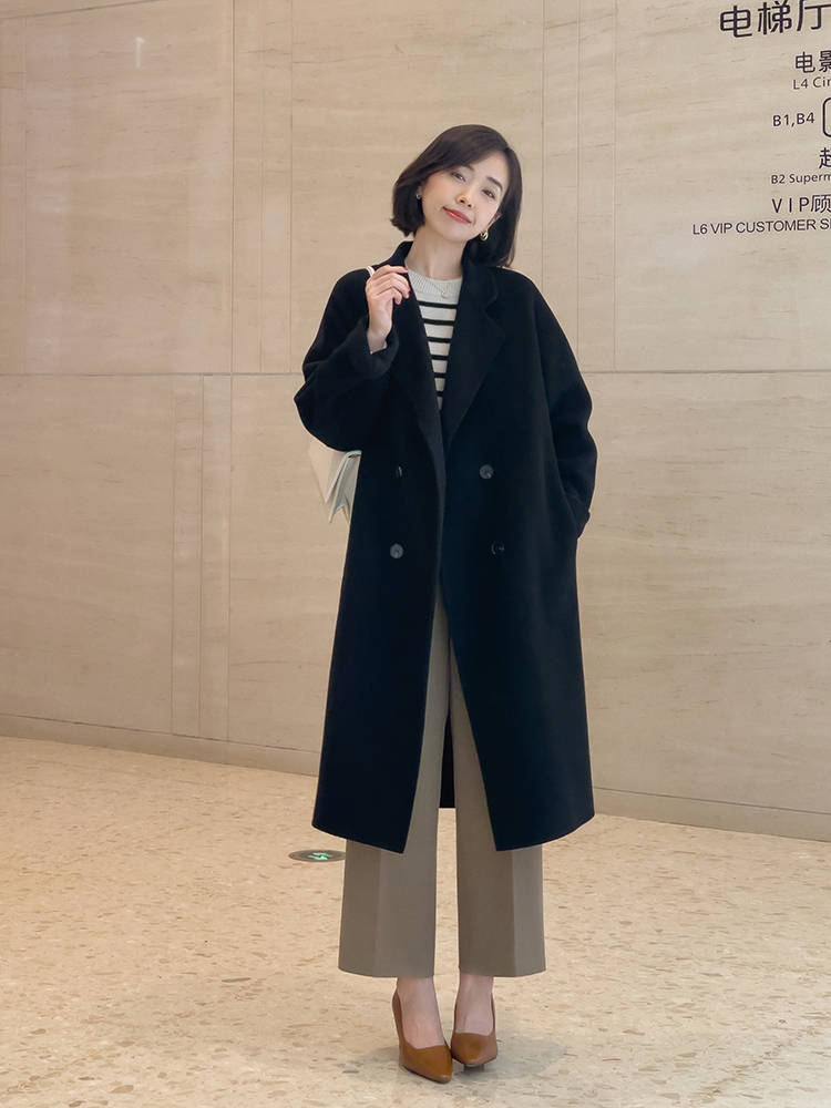 整体 这才是真正冬季穿搭指南,大衣搭配半身裙高级洋气,温柔又优雅