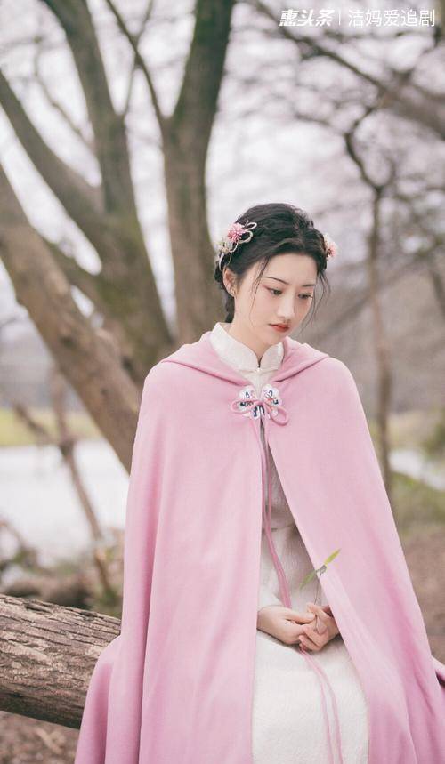 司藤小时候造型 fbb5c201c95f43aeab0312a5f19035fe.jpeg