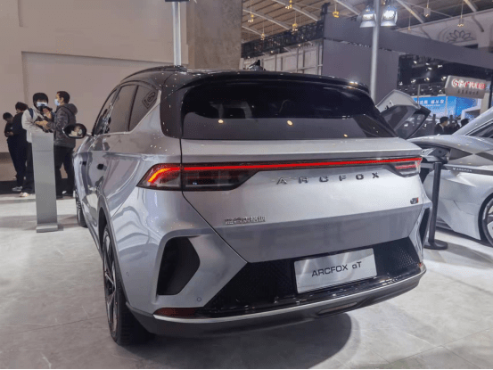 极狐是什么系列的车 642e33a98f68411d97e1b91e870f5d41.png