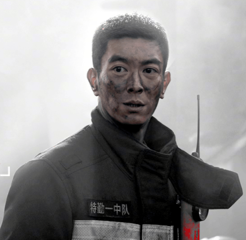 演技|《烈火英雄》后,杜江再次出演消防电影,阵容堪称“有生之年”