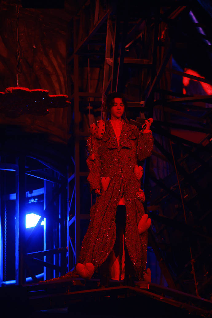 新歌|华晨宇火星演唱会新歌首唱！开启《飞行模式》进入火星乐园狂欢