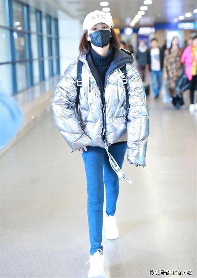 下半身 穿羽绒服时尽量别配打底裤!今年杨紫杨颖都在这样穿,这也太潮了