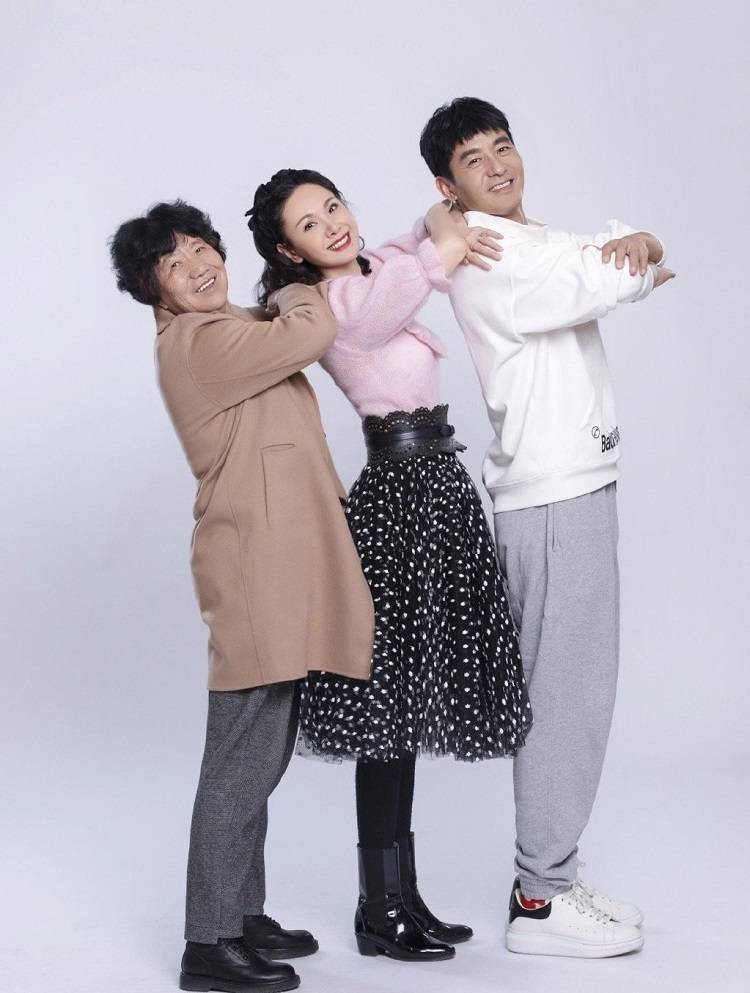 因为|程莉莎给婆婆穿一次性拖鞋，好媳妇人设崩塌？大家都冤枉她了