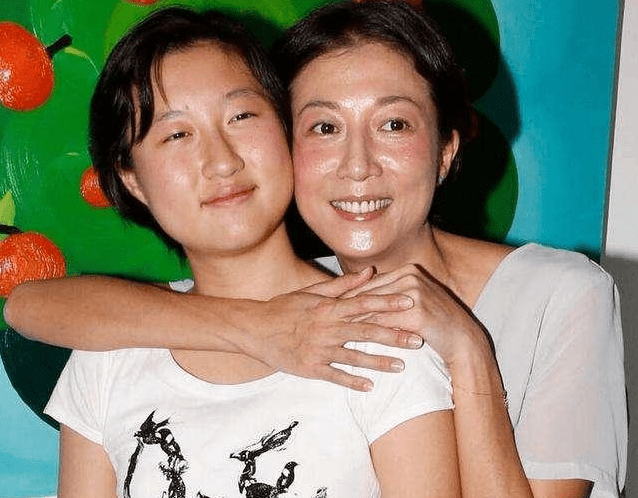 成龙女儿和房祖名见过面吗 19d73fd2d49e4643ac744f361ad7bb0a.png