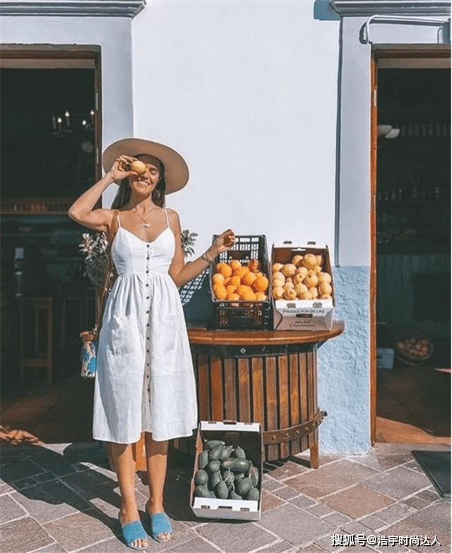 身材 女人过了50岁，别总想装嫩，多穿这5件“衣服”，减龄更显气质！