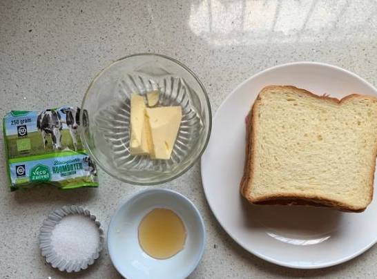 处置|家里有剩余的吐司片不知道怎么处置？学会这零食做法，全部解决