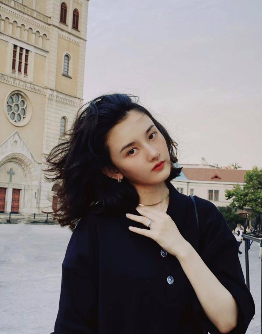长发杨幂剪短发犹如“换脸”，本以为很丑，结果全网沦陷…