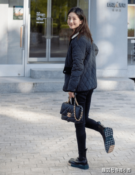 身材 谁说“小黑裤”烂大街？学会这4个穿搭思路，立马变身时髦精
