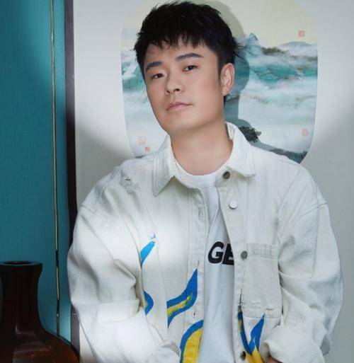 陈赫罕见寸头形象,只为庆祝五哈录制完成,仪式感也是没谁了_托尼_造型