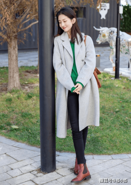 身材 谁说“小黑裤”烂大街？学会这4个穿搭思路，立马变身时髦精