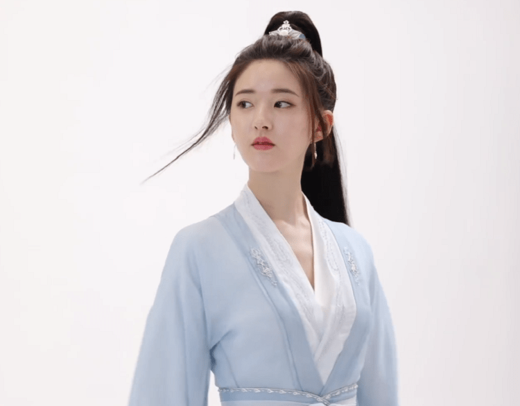 杨洋古|《且试天下》定妆照，杨洋古装高马尾帅气依旧，我却被女主美到了