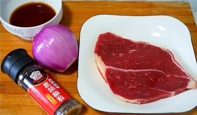 美食|早餐的煎牛扒，十分钟变身嫩滑炒牛柳，这食谱实用好吃，家人喜欢