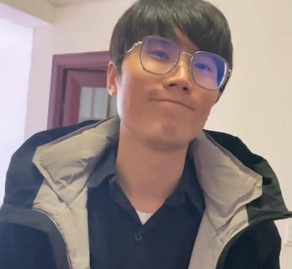 懵圈图片男 da1f6a0462ae42df9dc439e8c722c527.jpeg