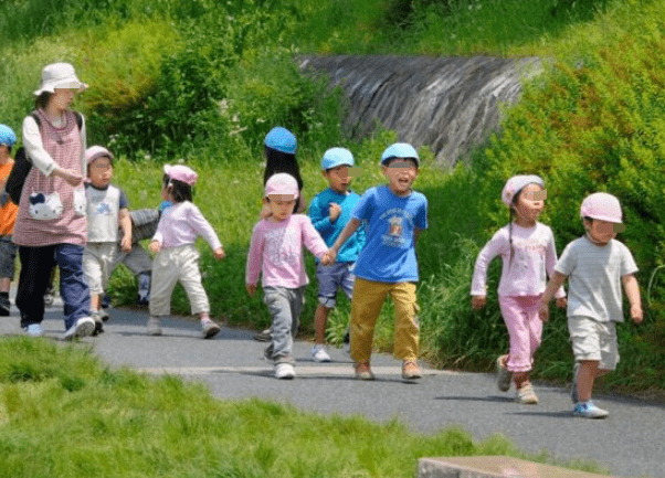 家长|不想孩子在幼儿园被冷落，这些方面的培养要下功夫，讨好不是办法