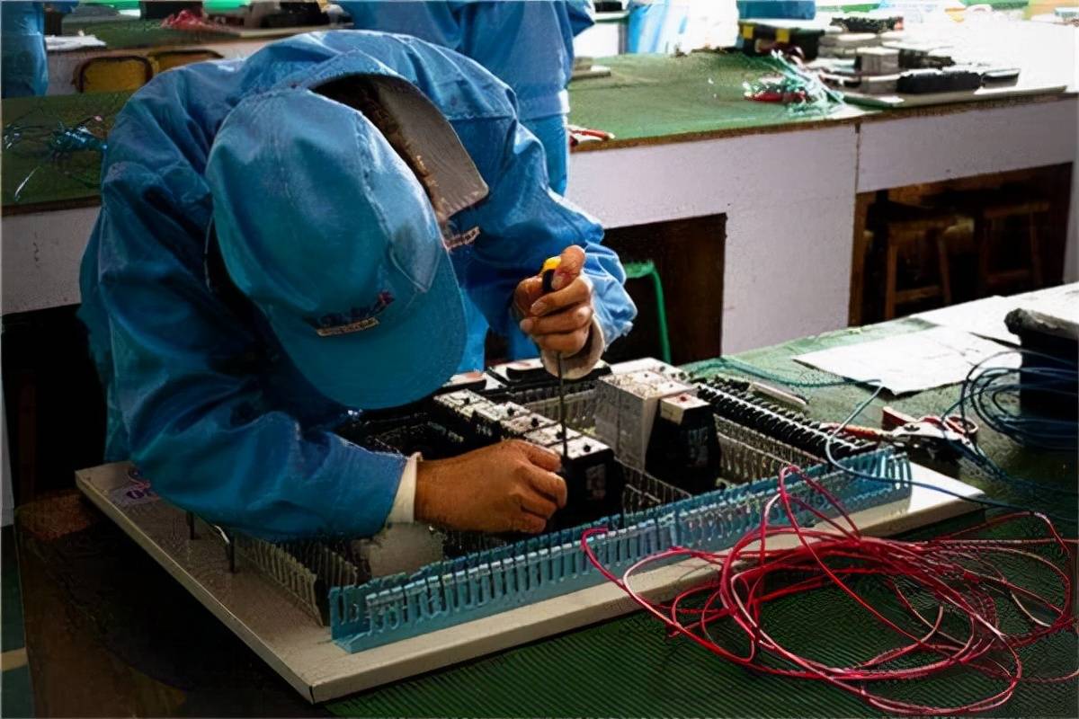 同为技术工, 为什么电工会出现"电工荒"?
