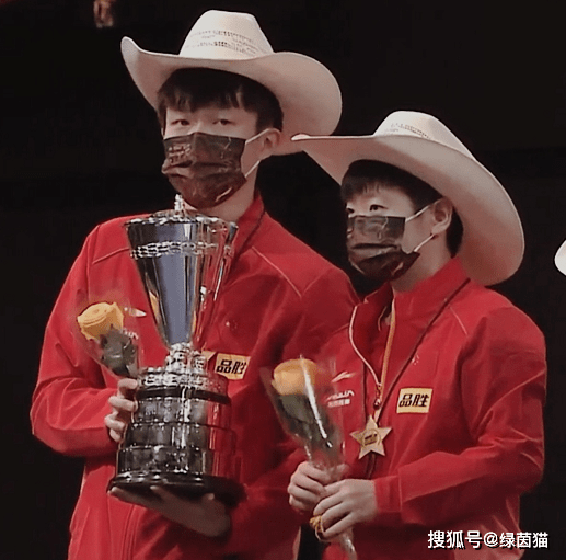 登热搜榜！王楚钦和孙颖莎混双夺冠，伊藤美诚表态想和大头搭档
