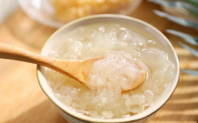 银耳怎么炖出胶最好 0349024e51974dd39b626935eca5a96e.jpeg