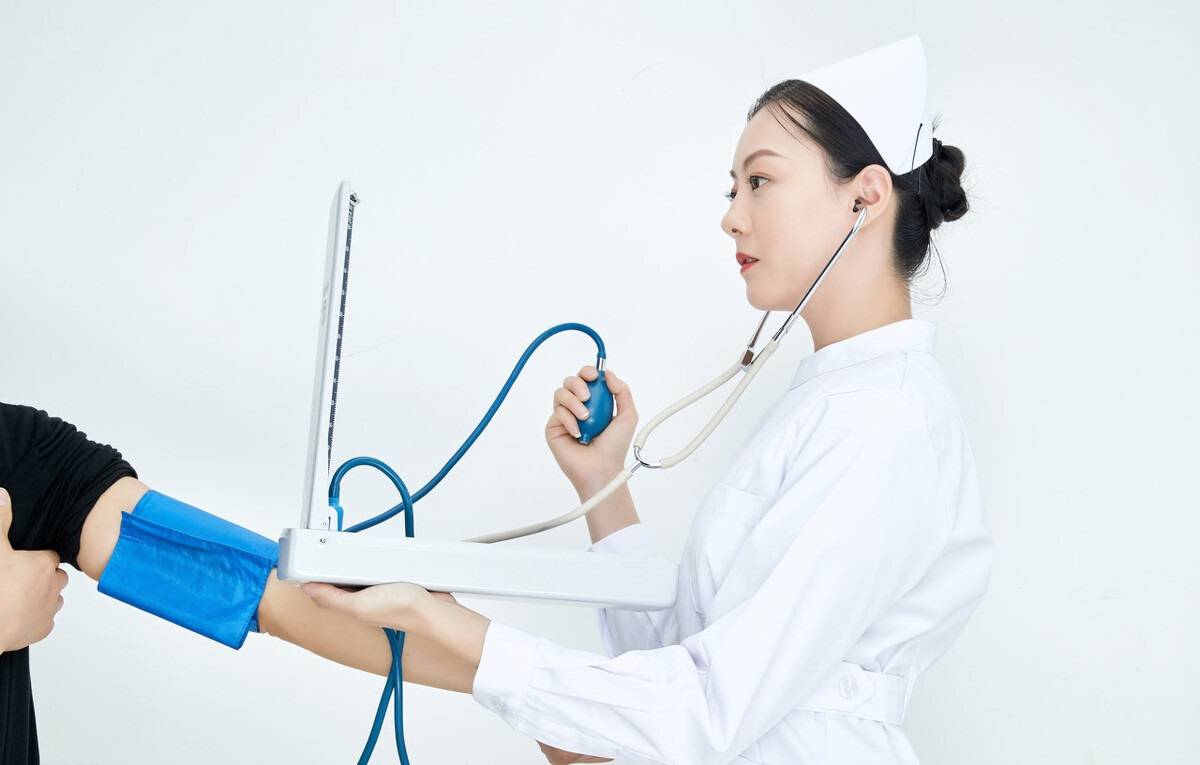 生活|61岁“舞王”猝死背后，这些问题很多人都有，但容易被忽视