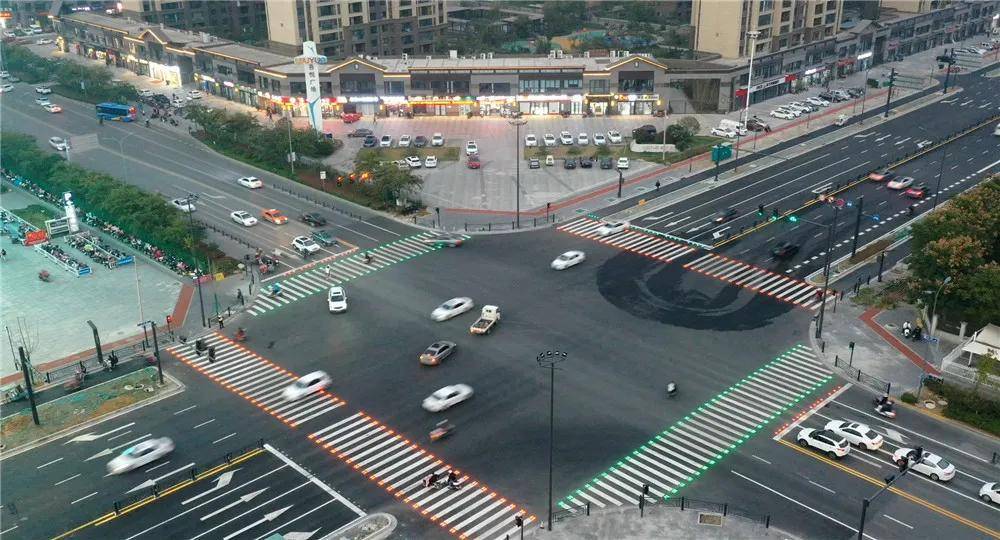 连云港赣榆金海路打造智慧交通,动态调整信号配时提高通行率
