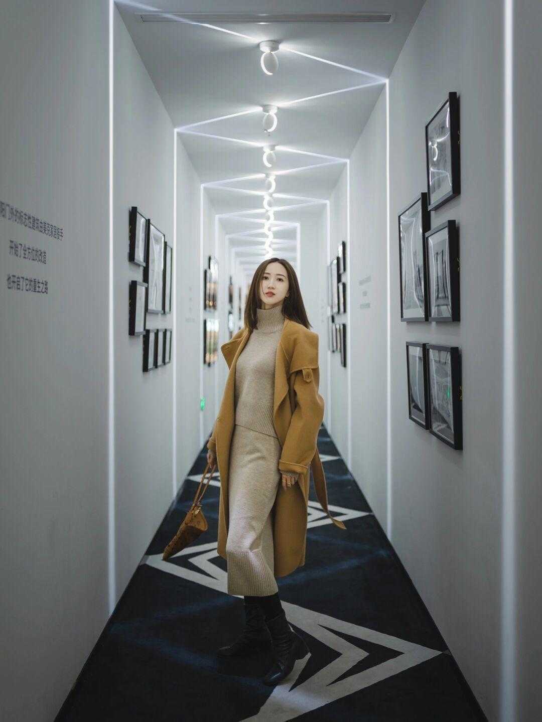 脚踝 天冷了,适合普通人的大衣冬季穿搭,不露脚踝也不露腿,高级洋气