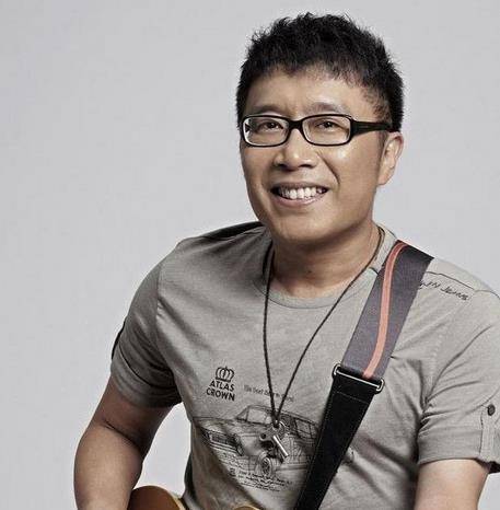 因两只蝴蝶走红到自愿消失歌手庞龙是资本的牺牲品吗