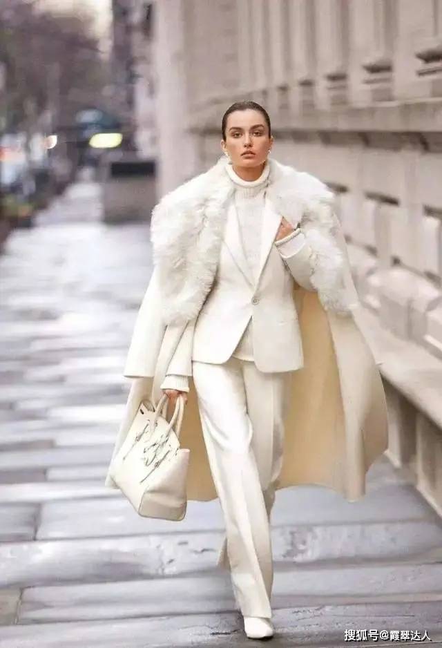 显得 冬天少穿小黑裤！瞧现在的流行“豆腐裤”，时髦特显瘦