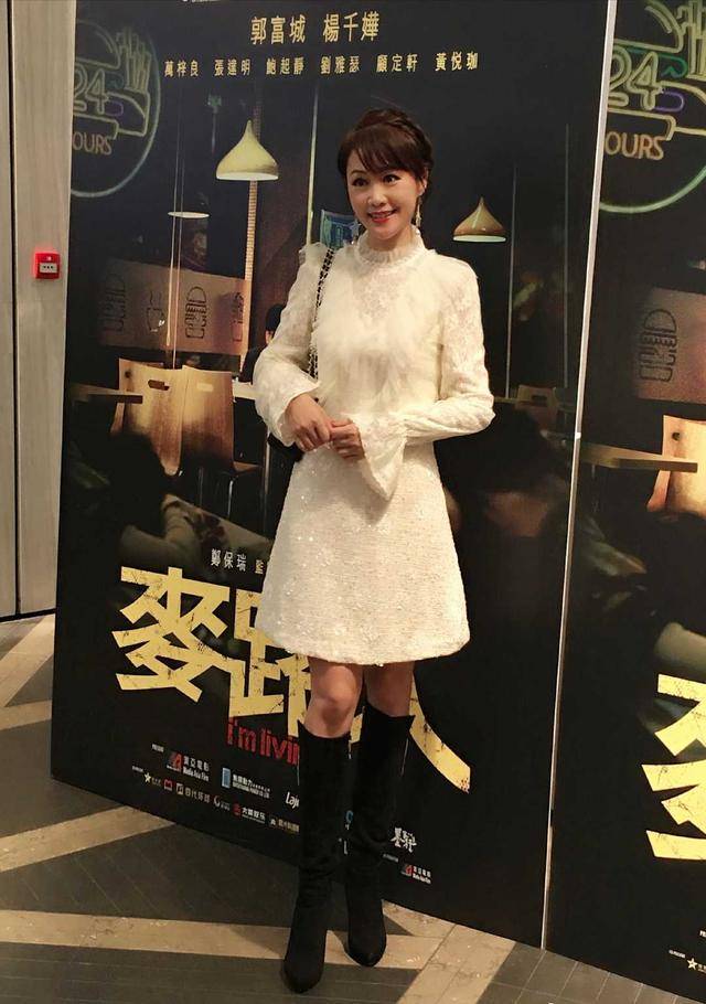 女神 梁小冰不老女神，身穿连衣裙依然年轻貌美，学她穿衣技巧准没错