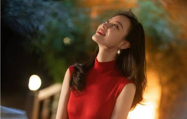 木头人群嘲杨超越像木头人，一个女人，这次让她直接霸榜热搜