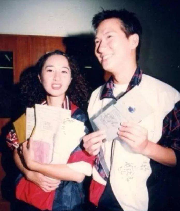 notme是什么意思DG米兰总店“沦陷”橱窗贴满“NOTME”很
