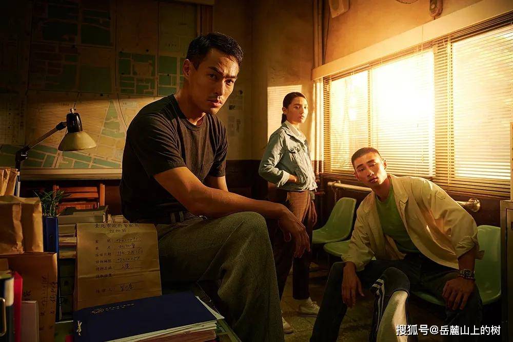 什么|《华灯初上》两女争一男的套路真的有点狗血