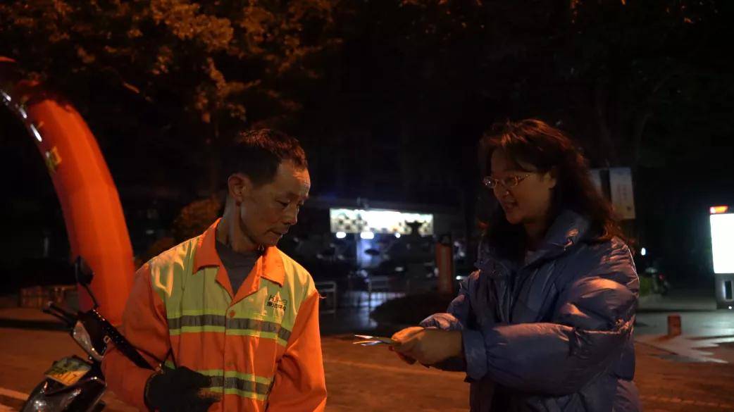 人心|寒冬送温暖,阳光暖人心 | 人工智能学院开展冬日送温暖志愿活动